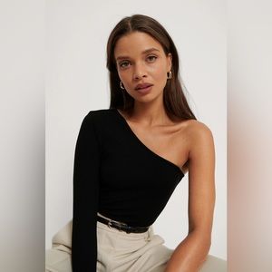 NWOT princess polly ribbed one shoulder long sleeve